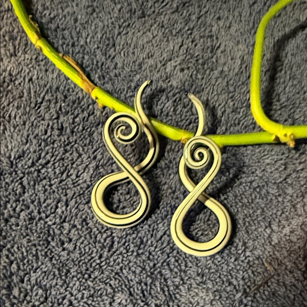Mine Cream and Black Swirl Earrings